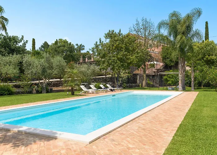 Vila Saracina Aci Catena