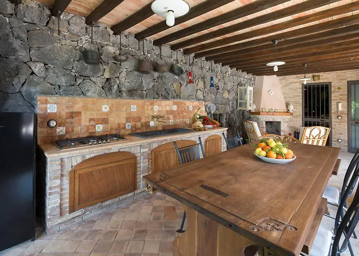 Saracina Villa Aci Catena